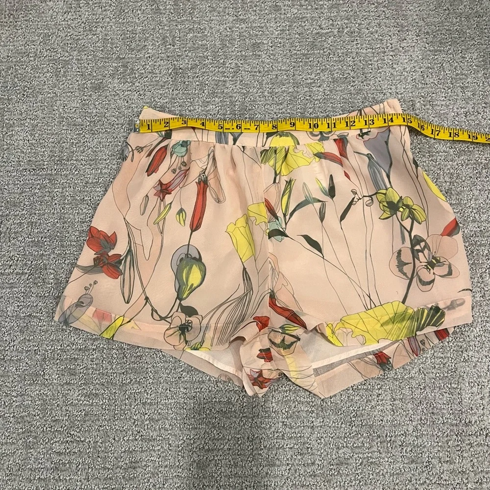 🌴 H&M Silky Floral Print Blouse And Shorts Set - Picture 13 of 14